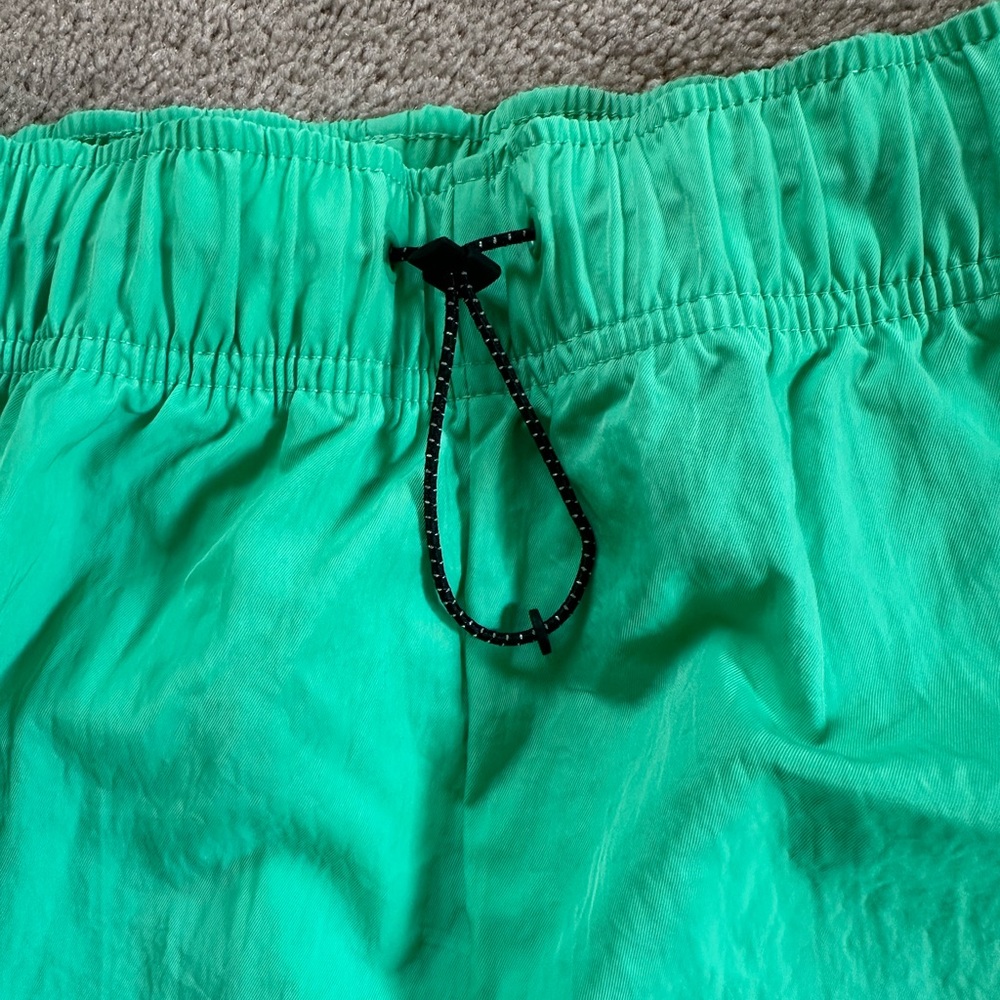 Nike Sportswear Essential Women's Woven High-Rise Shorts Size Medium NEW - Picture 6 of 11